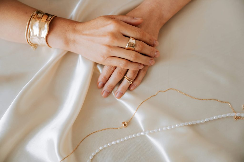 Trouwsieraden kiezen: verder kijken dan alleen de ringen